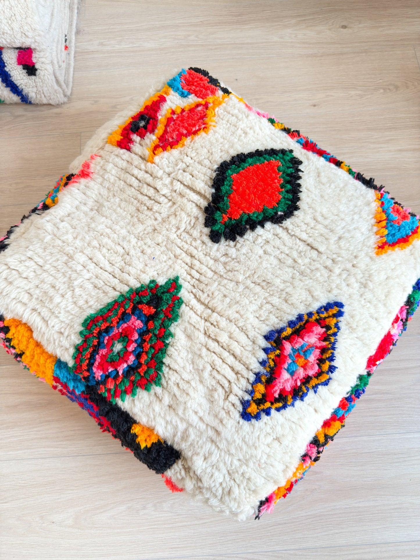 Moroccan pouf, colorful Berber pouf - 60 x 60 cm - n°55