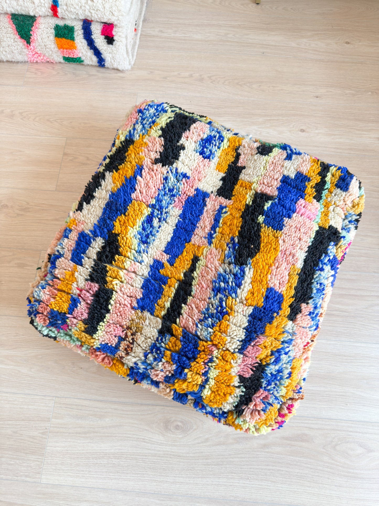 Moroccan pouf, colorful Berber pouf - 60 x 60 cm - n°59